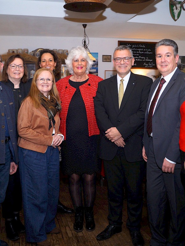 AKS Freising diskutiert Lehrerausbildung im digitalen Zeitalter: &bdquo;Schule und Medien &ndash; muss sich an der Lehrerausbildung etwas &auml;ndern?&ldquo;